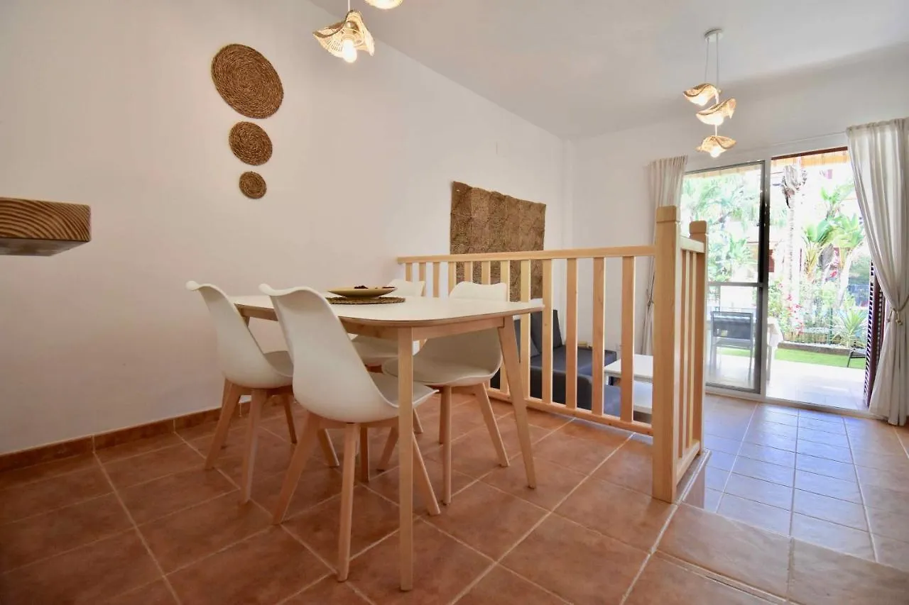 Bahía Marinas - Tu casa con Jardín Privado! Apartamento Vera 0*,  Espanha